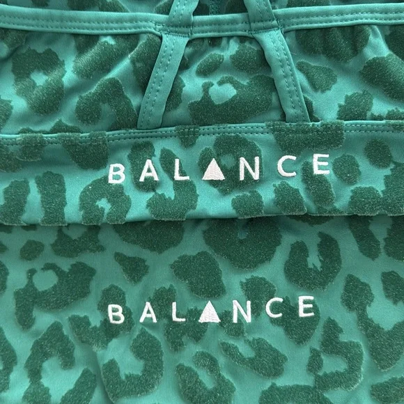 Green Leopard-Print High-Waist Women’s Shorts - Picture 5 of 14